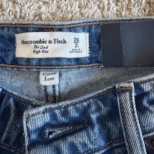 Abercrombie & Fitch The Dad High Rise Jeans in Blue